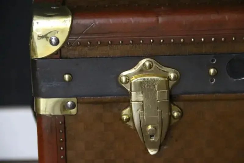 Pamono Antique Trunk from Moynat, 1910> Trunks Crates & Baskets