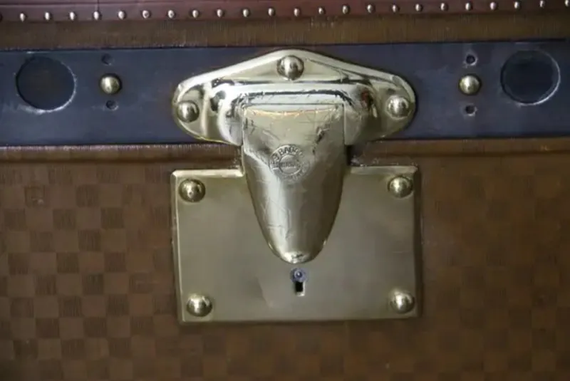 Pamono Antique Trunk from Moynat, 1910> Trunks Crates & Baskets