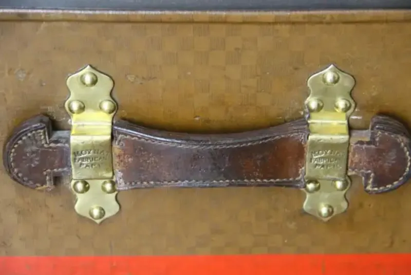 Pamono Antique Trunk from Moynat, 1910> Trunks Crates & Baskets