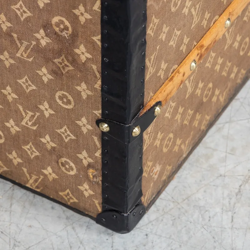 Pamono Antique Trunk in Woven Canvas from Louis Vuitton, 1900> Trunks Crates & Baskets