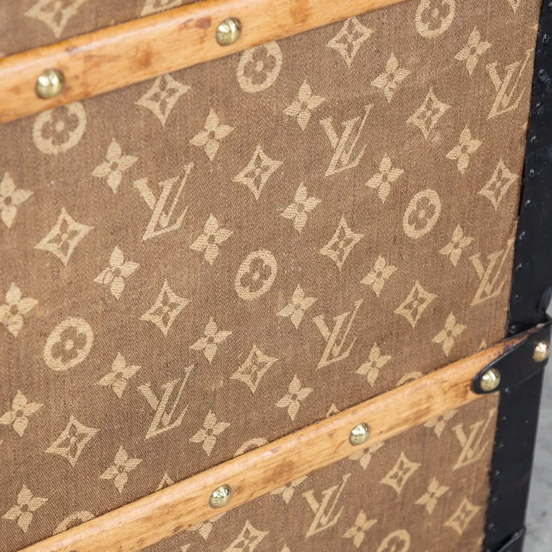 Pamono Antique Trunk in Woven Canvas from Louis Vuitton, 1900> Trunks Crates & Baskets