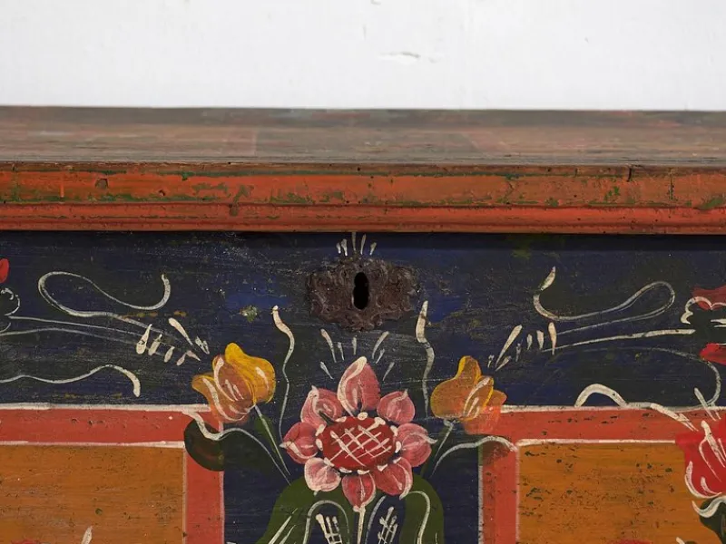 Pamono Antique Trunk with Floral Motifs, 1870s> Trunks Crates & Baskets