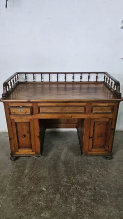 Sale Pamono Antique Tuscan Desk, 1890s