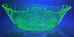 Sale Pamono Antique Uranium Glass Bowl with Vine Leaf Motif, 1890s
