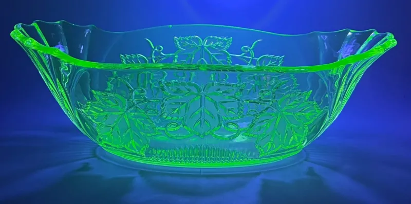 Sale Pamono Antique Uranium Glass Bowl with Vine Leaf Motif, 1890s