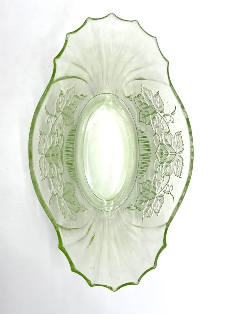 Sale Pamono Antique Uranium Glass Bowl with Vine Leaf Motif, 1890s