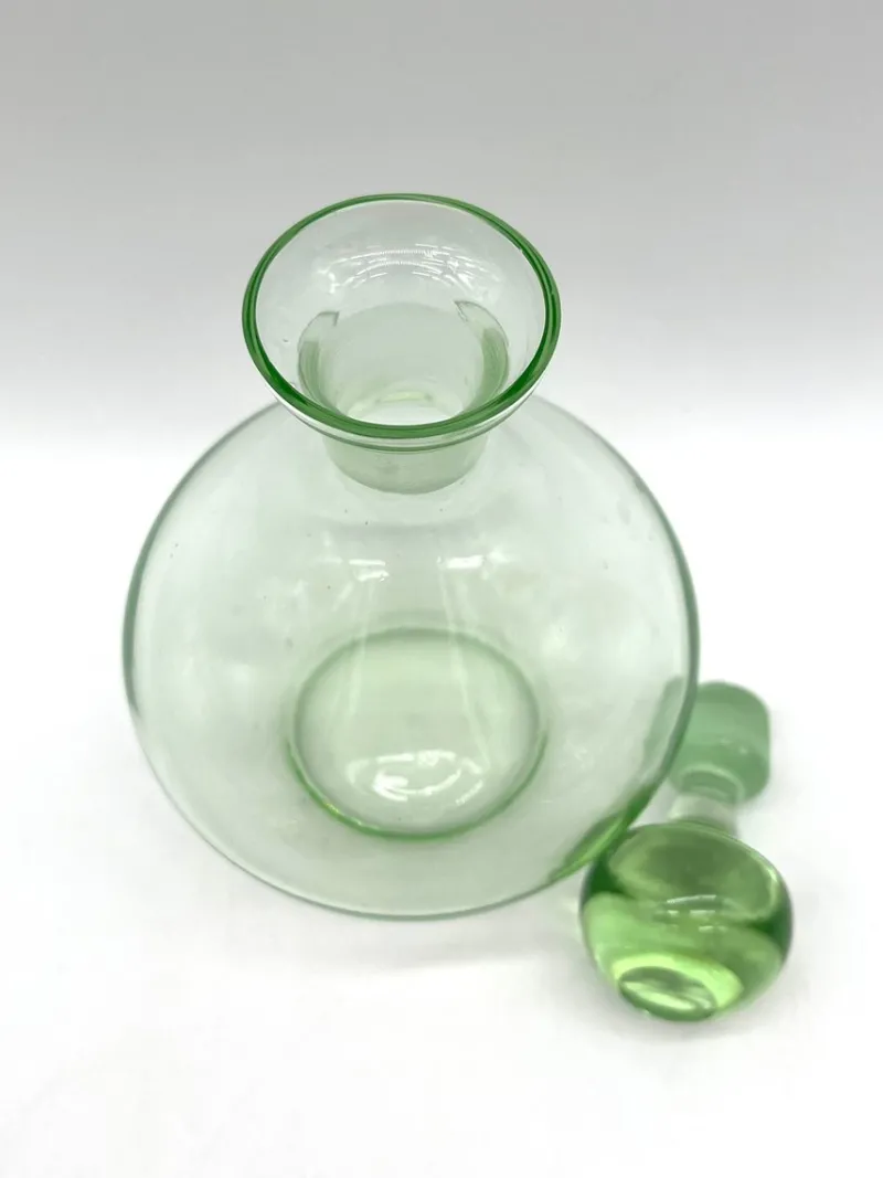 Pamono Antique Uranium Glass Carafe with Stopper, 1890s> Bottles, Carafes & Jugs