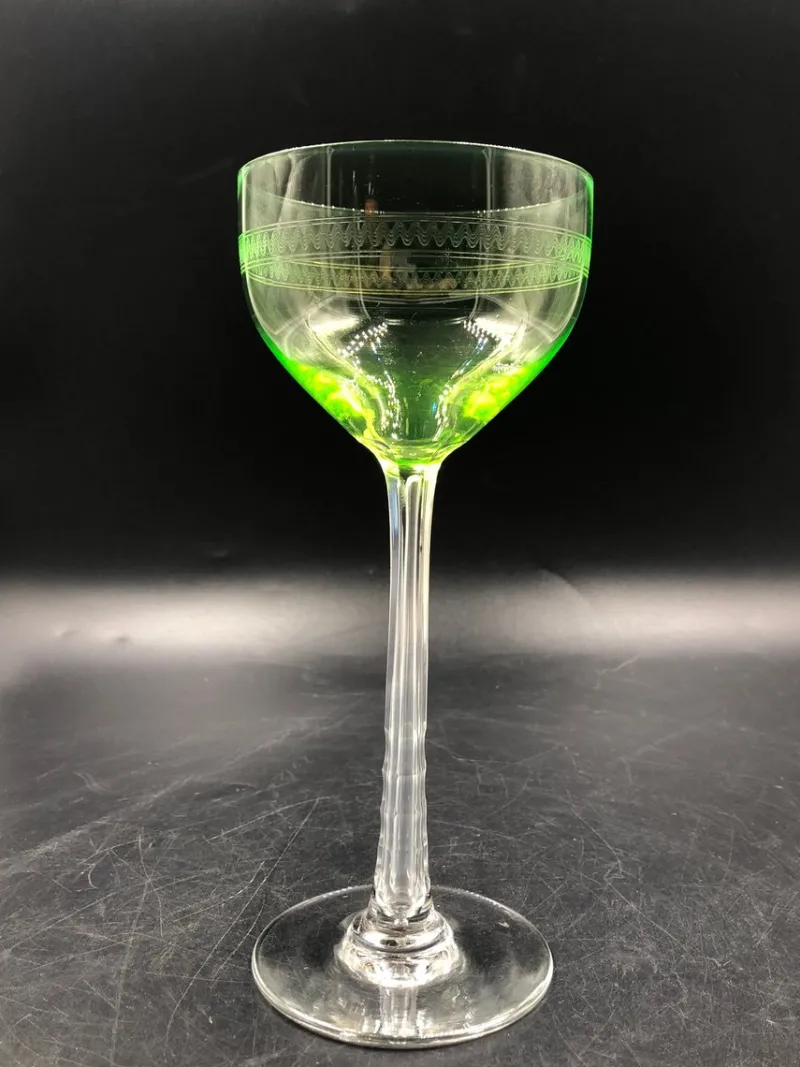 Pamono Antique Vaseline Uranium Glass Dome Wine Glasses, 1890s, Set of 5> Glassware