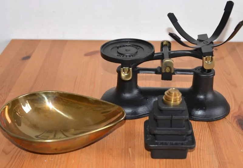 Pamono Antique Victor Scale by Robert Welch> Electronics