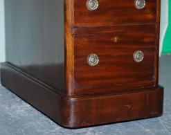 Pamono Antique Victorian Hardwood Pedestal Desk with Tooled Leather Top><noscript><img width=