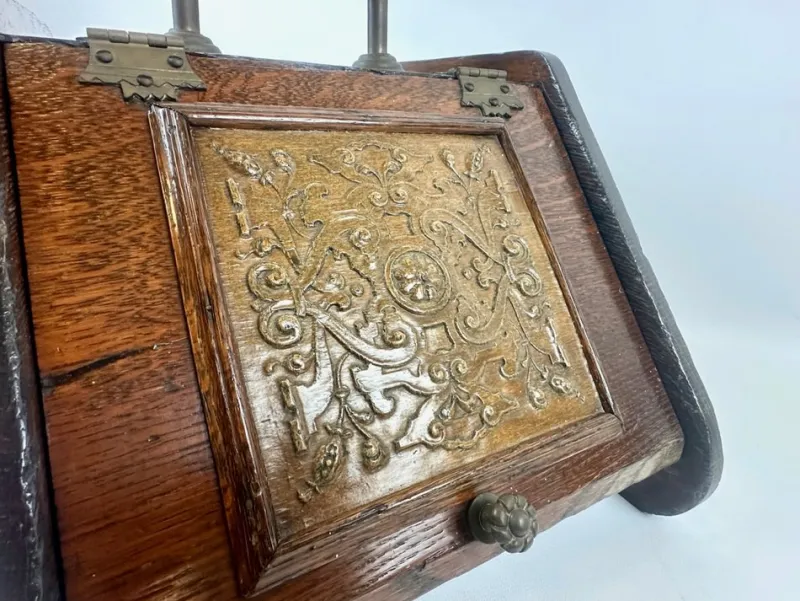 Pamono Antique Victorian Oak and Brass Coal Scuttle, 19th Century> Fireplaces And Mantels