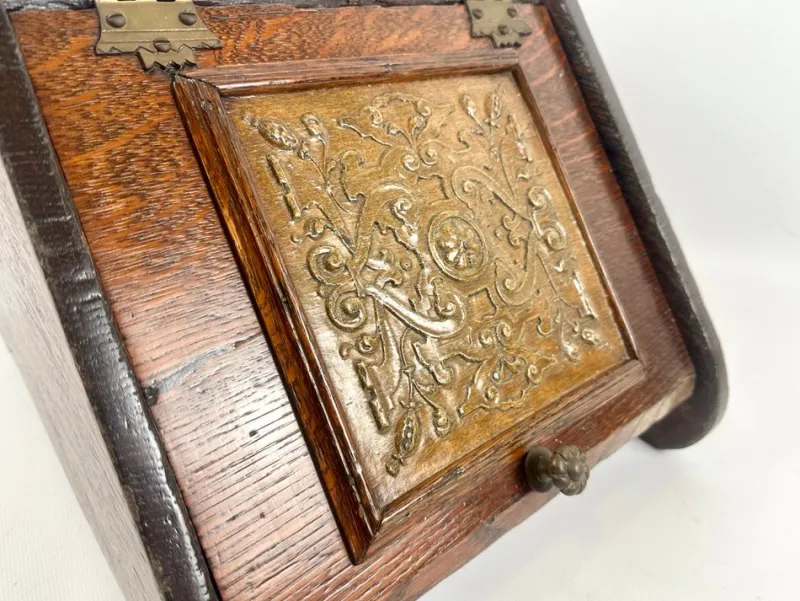 Pamono Antique Victorian Oak and Brass Coal Scuttle, 19th Century> Fireplaces And Mantels