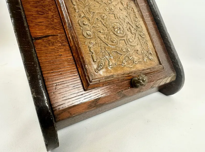 Pamono Antique Victorian Oak and Brass Coal Scuttle, 19th Century> Fireplaces And Mantels