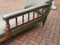New Pamono Antique Victorian Oak Chaise Longue in Green Leather with Brass Castors