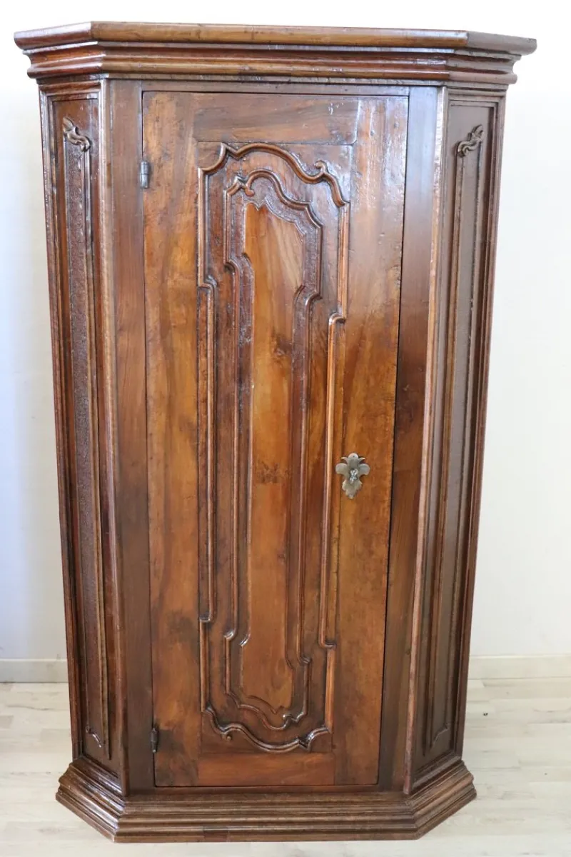 Outlet Pamono Antique Walnut Corner Cabinets, 1600s, Set of 2