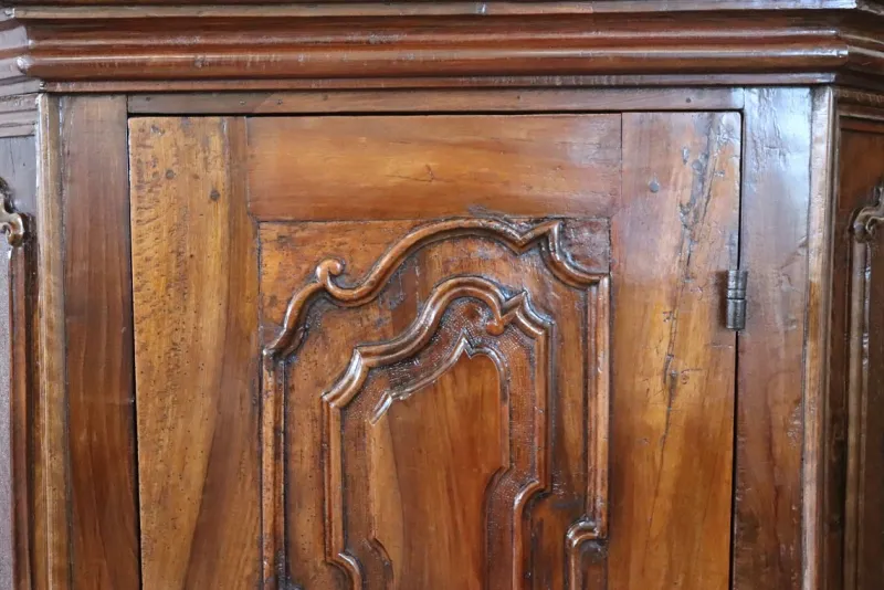 Outlet Pamono Antique Walnut Corner Cabinets, 1600s, Set of 2
