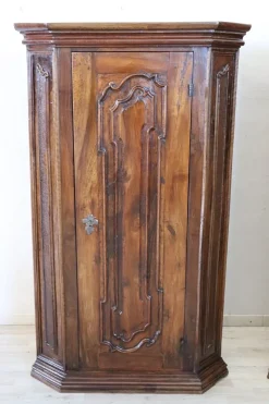Outlet Pamono Antique Walnut Corner Cabinets, 1600s, Set of 2