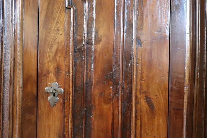 Outlet Pamono Antique Walnut Corner Cabinets, 1600s, Set of 2