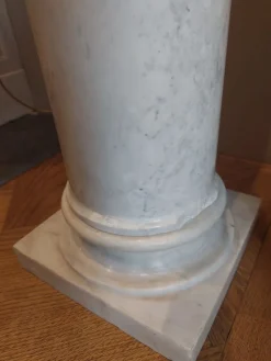 Pamono Antique White Marble Columns or Pedestals, Set of 2><noscript><img width=