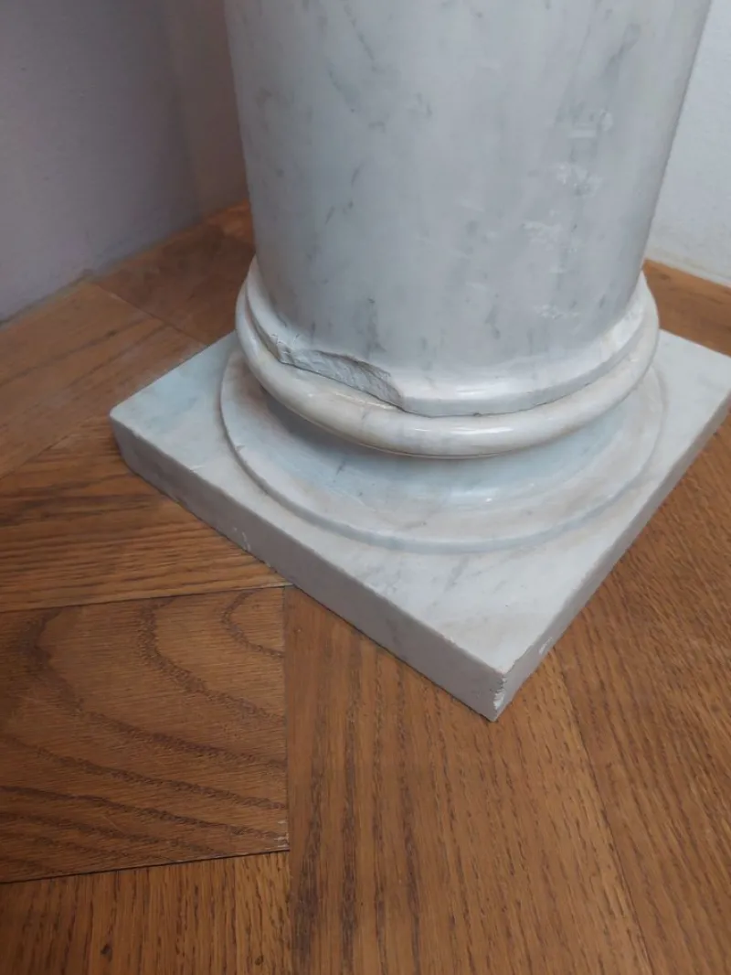 Pamono Antique White Marble Columns or Pedestals, Set of 2> Pedestals And Columns