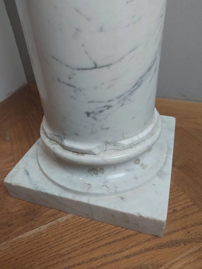 Pamono Antique White Marble Columns or Pedestals, Set of 2> Pedestals And Columns