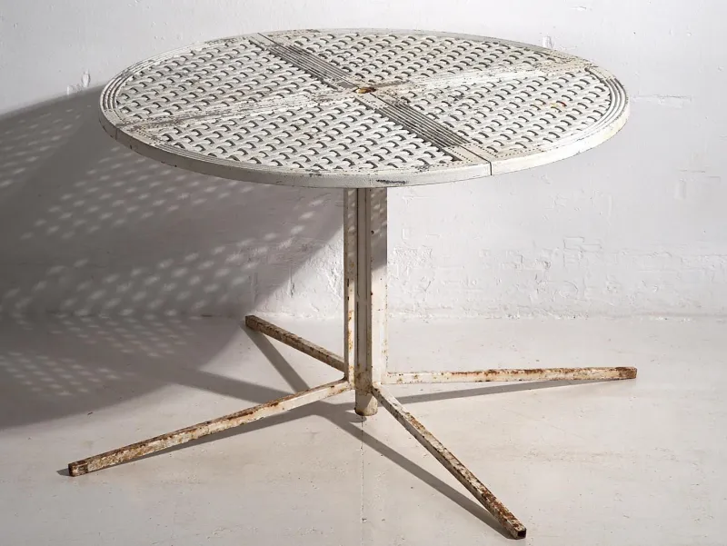 Pamono Antique White Round Outdoor Table, 1930s> Garden Tables