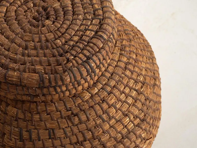 Pamono Antique Wicker Basket with Lid, 1920s> Trunks Crates & Baskets