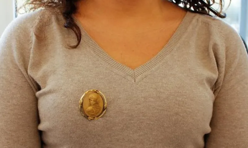 Best Pamono Antique Yellow Gold Cameo Brooch