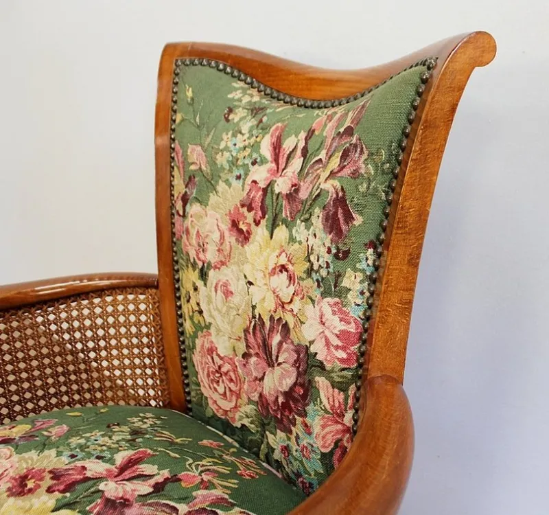 Pamono Armchairs and Chippendale Table in Solid Beech, 1950s, Set of 3> Living Room Sets
