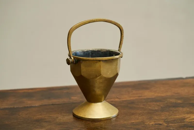 Pamono Art Deco Basket with Handle in Patinated Brass Early 20th Century, 1940s> Trunks Crates & Baskets