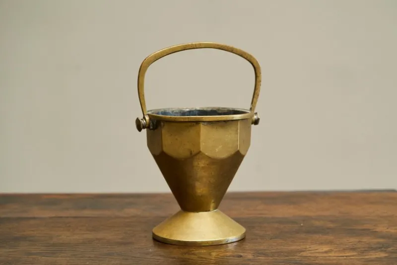 Pamono Art Deco Basket with Handle in Patinated Brass Early 20th Century, 1940s> Trunks Crates & Baskets