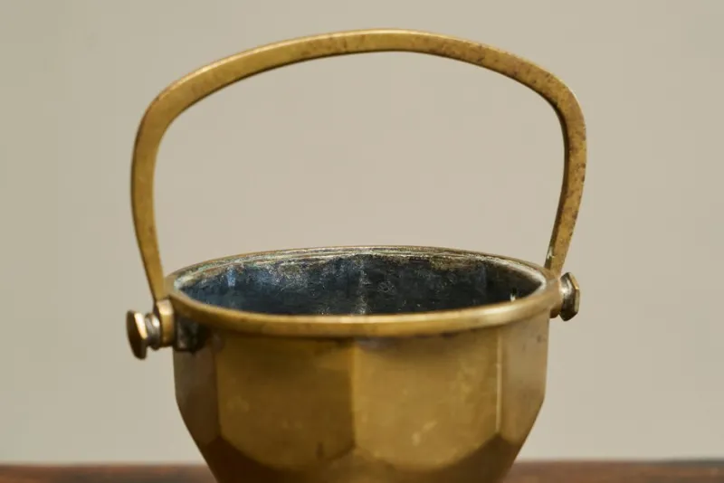 Pamono Art Deco Basket with Handle in Patinated Brass Early 20th Century, 1940s> Trunks Crates & Baskets