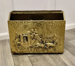 Discount Pamono Art Deco Beaten Brass Magazine Rack in Brass, 1920s