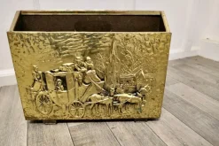 Discount Pamono Art Deco Beaten Brass Magazine Rack in Brass, 1920s