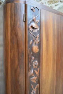 Pamono Art Deco Bedroom Set in Walnut Carved with Flowers, 1920s, Set of 5><noscript><img width=
