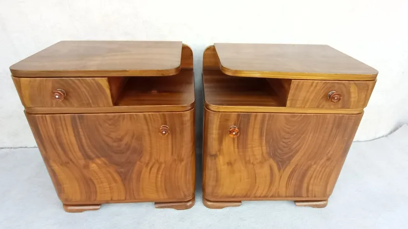 Pamono Art Deco Bedside Tables by Jindrich Halabala for Up Závody, 1940s, Set of 2> Nightstands