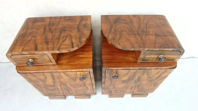 Pamono Art Deco Bedside Tables by Jindrich Halabala, 1940s, Set of 2> Nightstands