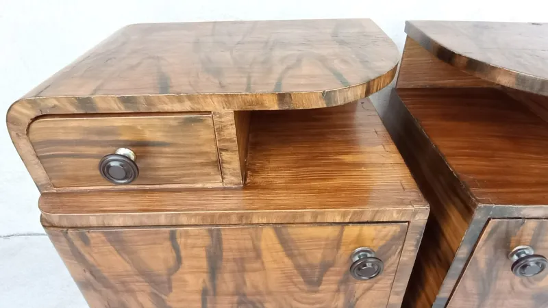 Pamono Art Deco Bedside Tables by Jindrich Halabala, 1940s, Set of 2> Nightstands
