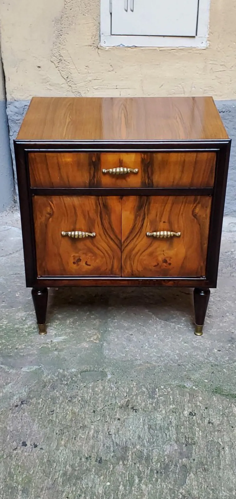 Pamono Art Deco Bedside Tables, 1920s, Set of 2> Nightstands