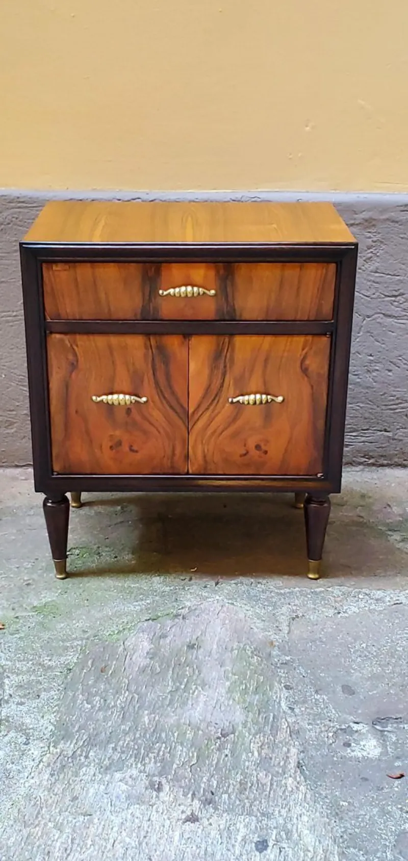 Pamono Art Deco Bedside Tables, 1920s, Set of 2> Nightstands