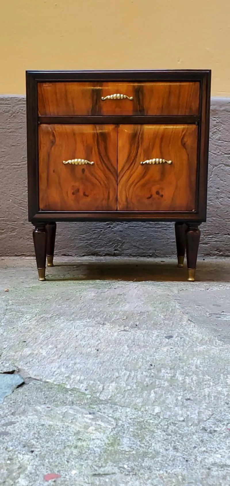 Pamono Art Deco Bedside Tables, 1920s, Set of 2> Nightstands