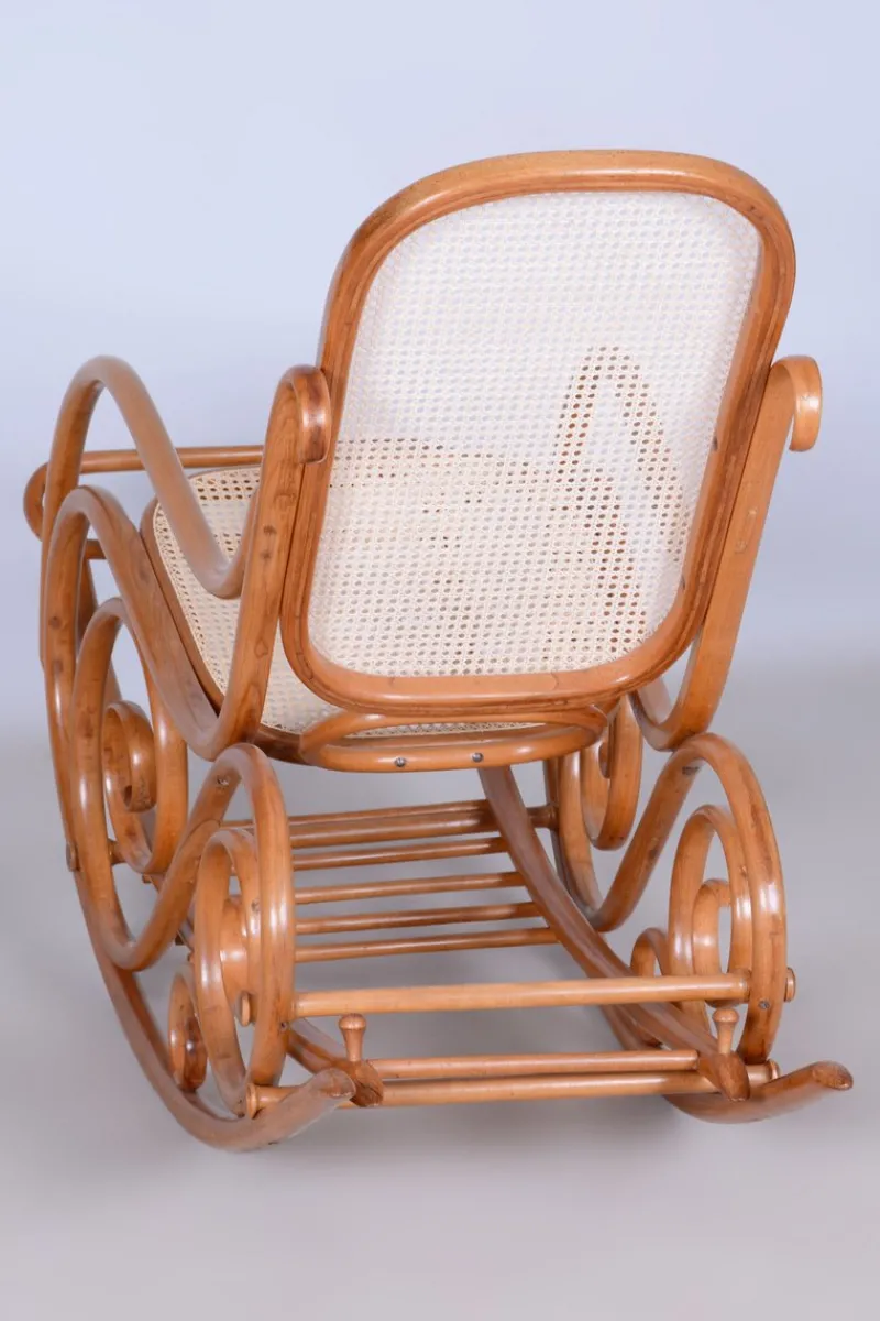 Pamono Art Deco Beech Rocking Chair with Footrest attributed to Thonet, Czech, 1920s