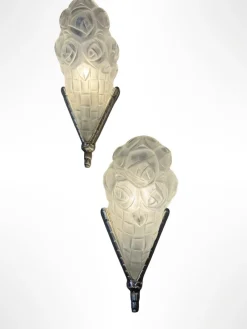 Pamono Art Deco Bouquets aux Roses Wall Lights from Verrerie d'Art Degué, 1930s, Set of 2> Wall Lights & Sconces