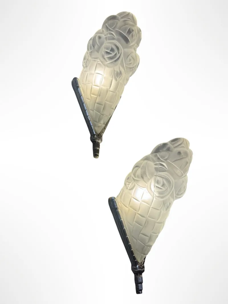 Pamono Art Deco Bouquets aux Roses Wall Lights from Verrerie d'Art Degué, 1930s, Set of 2> Wall Lights & Sconces
