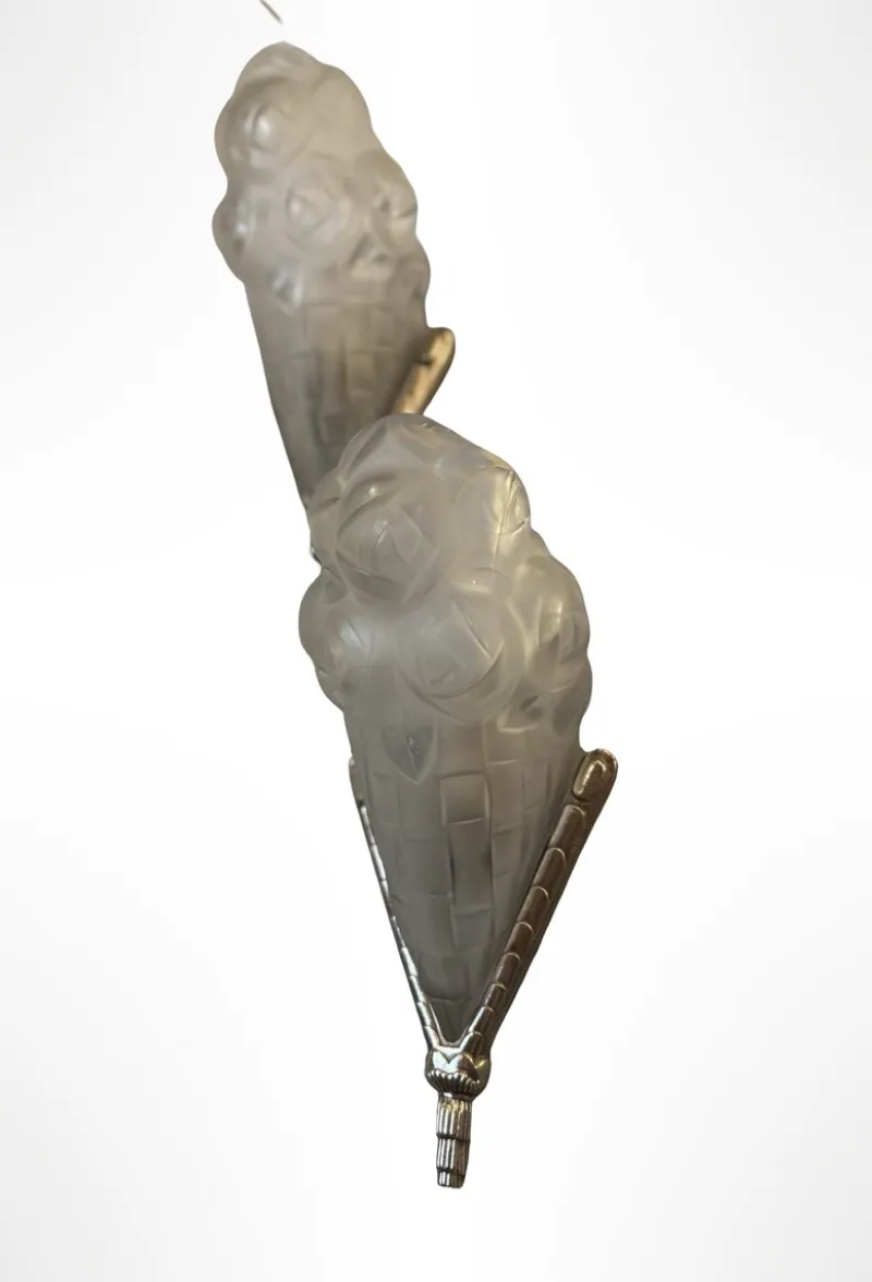 Pamono Art Deco Bouquets aux Roses Wall Lights from Verrerie d'Art Degué, 1930s, Set of 2> Wall Lights & Sconces