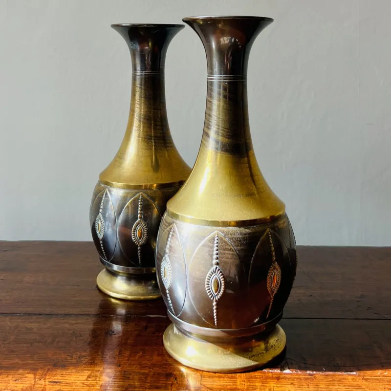 Pamono Art Deco Brass Vases from KMD Daalderop, Tiel, Holland, 1919, Set of 2> Vases
