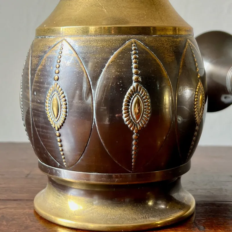 Pamono Art Deco Brass Vases from KMD Daalderop, Tiel, Holland, 1919, Set of 2> Vases