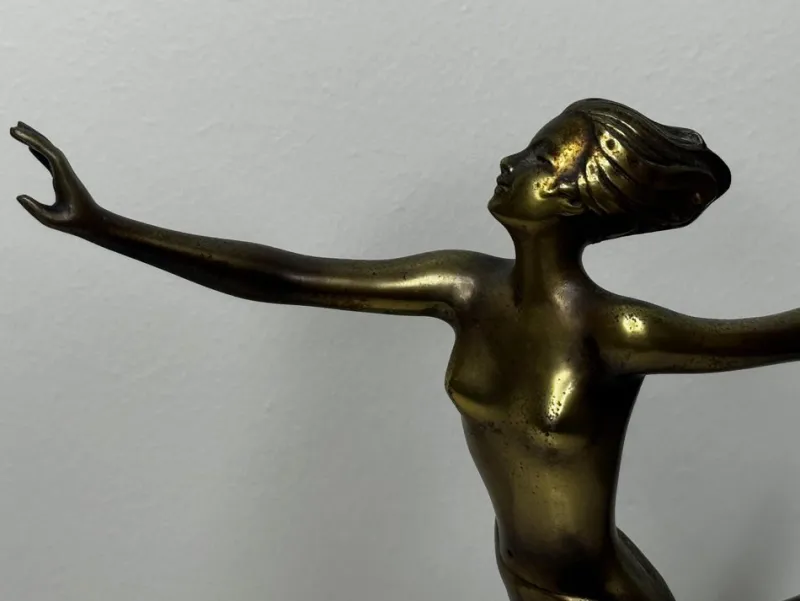 Pamono Art Deco Bronze Sculpture Dancing Graceful Lady on Onyx Plinth by Josef Lorenz, 1925> Art Deco|Sculpture