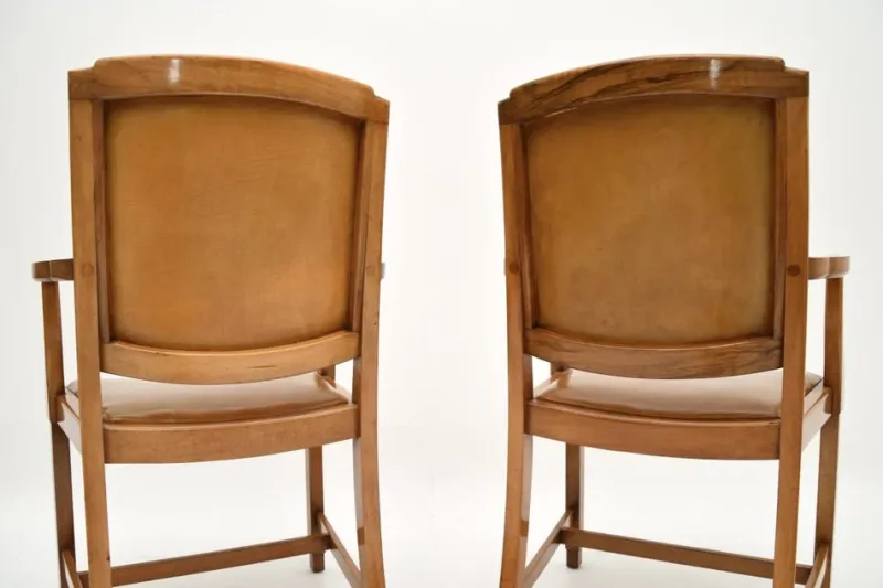 Pamono Art Deco Carver Armchairs in Walnut and Leather, 1930s, Set of 2> Lounge Chairs & Armchairs