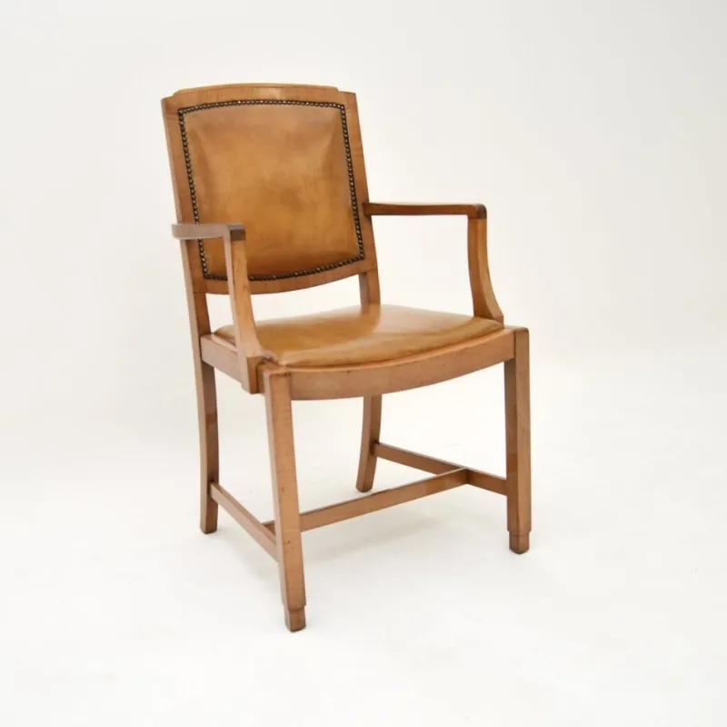 Pamono Art Deco Carver Armchairs in Walnut and Leather, 1930s, Set of 2> Lounge Chairs & Armchairs